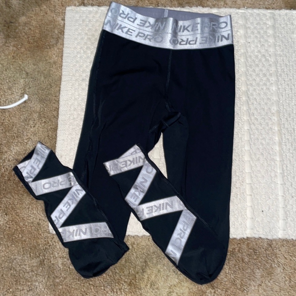 super cute black and silver nike leggings